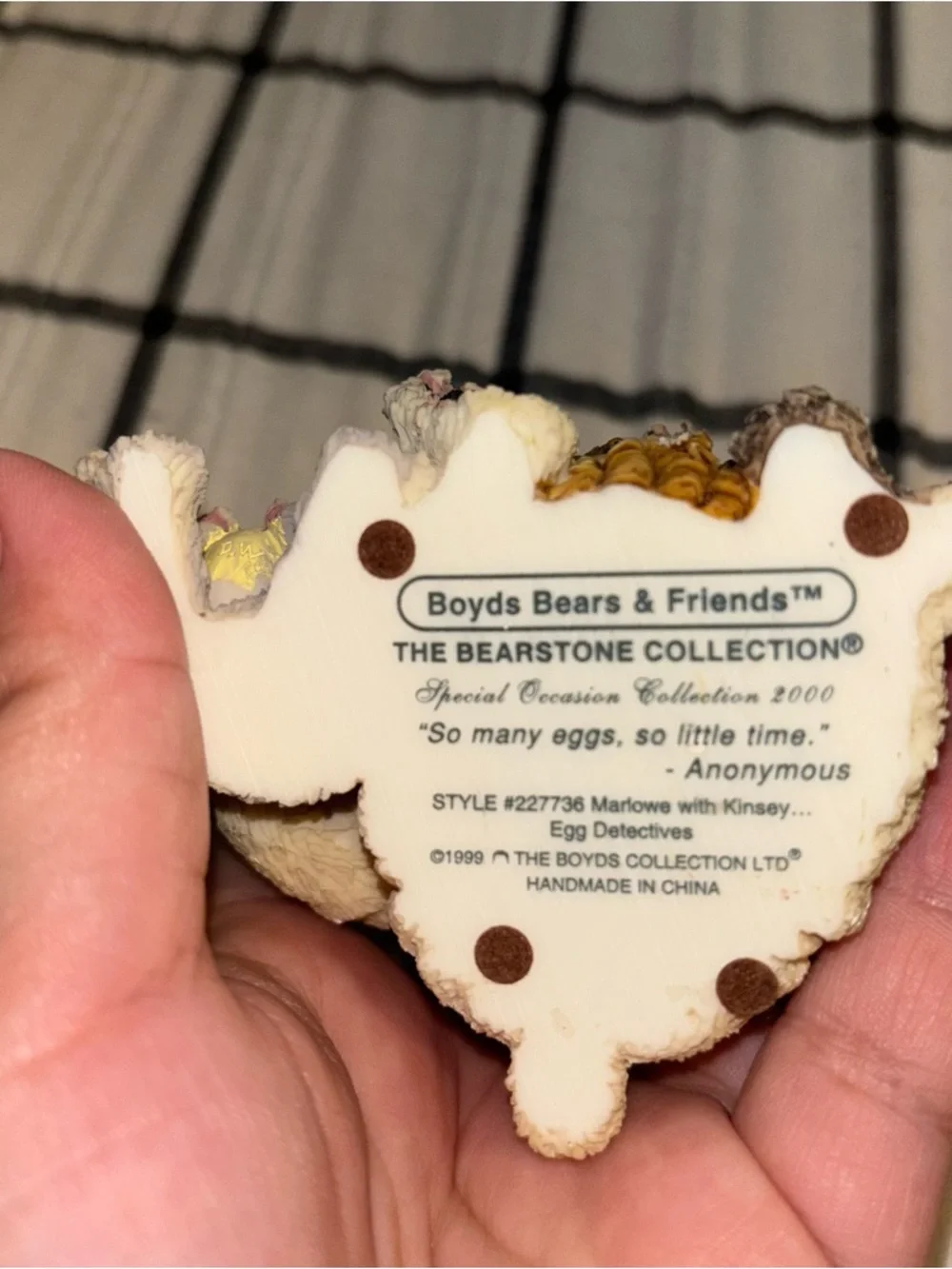Boyds bears Marlowe whith Kinsey egg decoratives